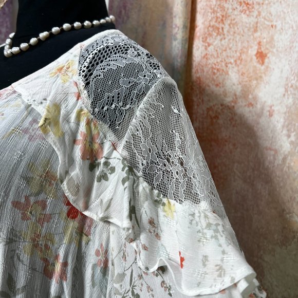 πAmerican Rag Romantic Country Style Blouse with Lace on the Shoulder - Picture 6 of 15